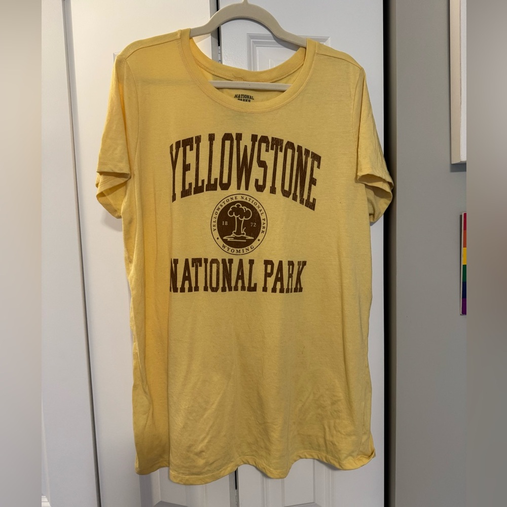 Torrid graphic tee size 2